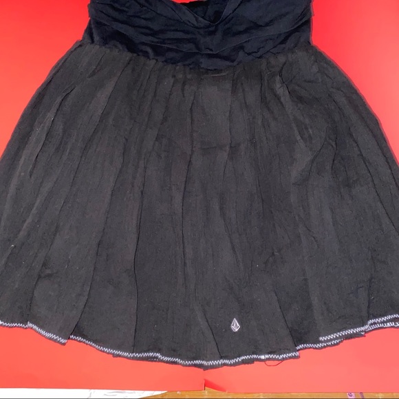 Volcom flair skirt - Picture 4 of 11